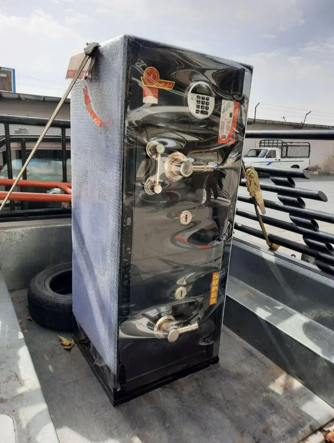 توزیع گاوصندوق از انبار مرکزی کاوه|ابزارآلات|پرند, فاز ۱|دیوار