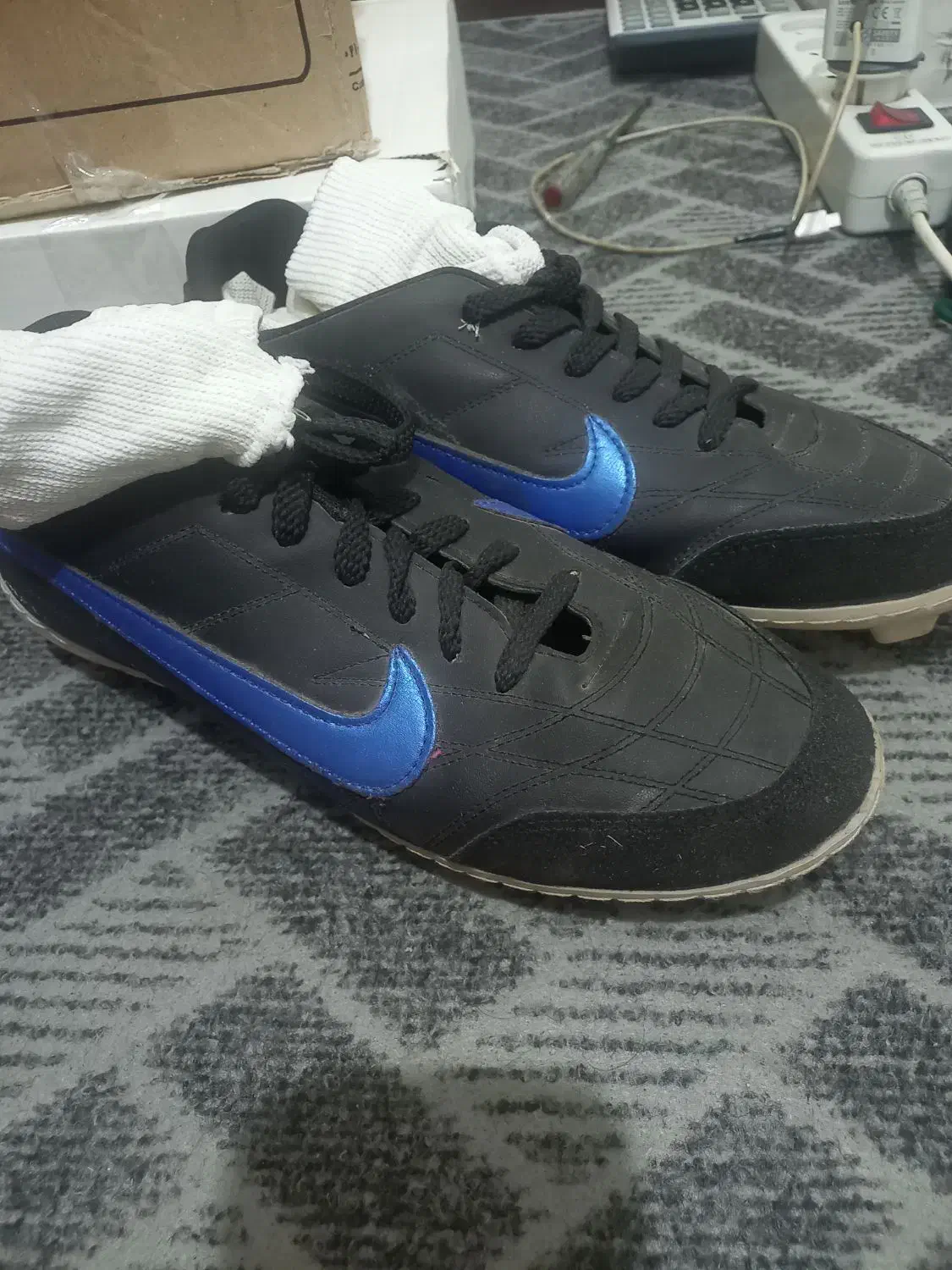 کفش|تجهیزات ورزشی|دوگنبدان, |دیوار