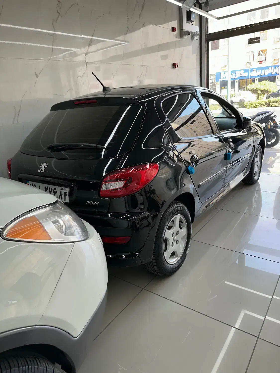 ۲۰۷ سقف شیشه ۴۰۴|خودرو سواری و وانت|بندرعباس, |دیوار