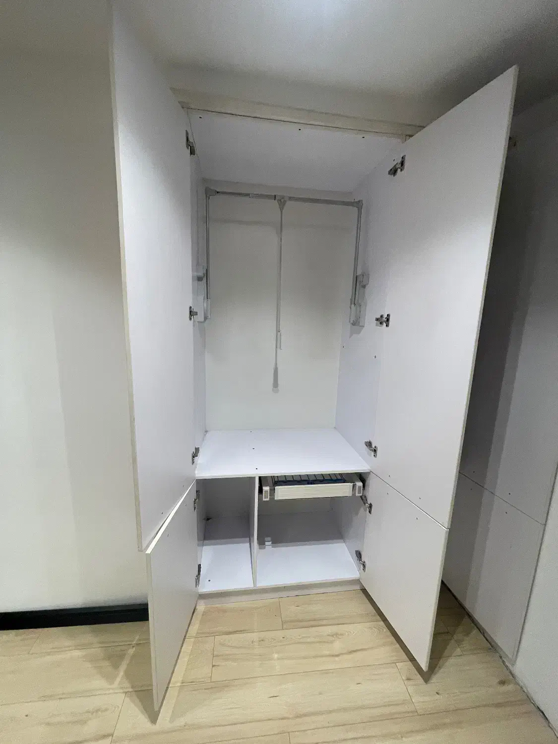 کمد دیواری مخصوص لباس و اکسسوری|جاکفشی، کمد، دراور|رشت, بلوار گیلان|دیوار