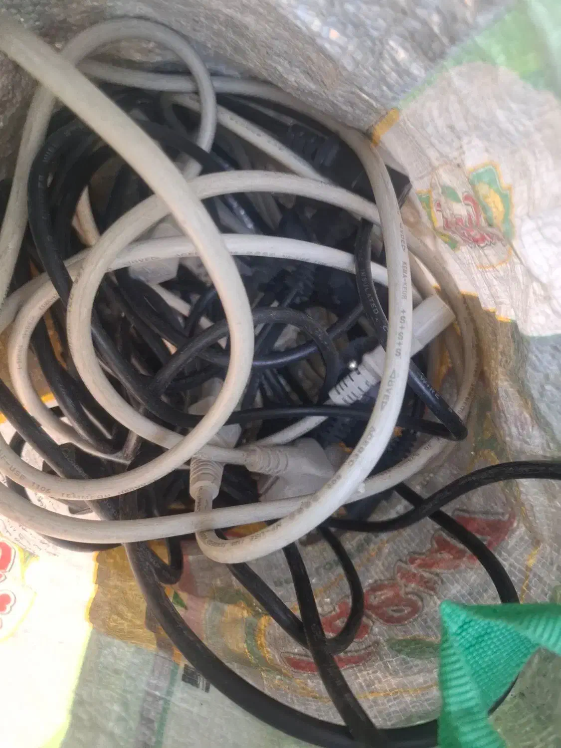 باندل i7و تعدادی کابل پاور|قطعات و لوازم جانبی رایانه|شیراز, قلعه شاهزاده بیگم|دیوار