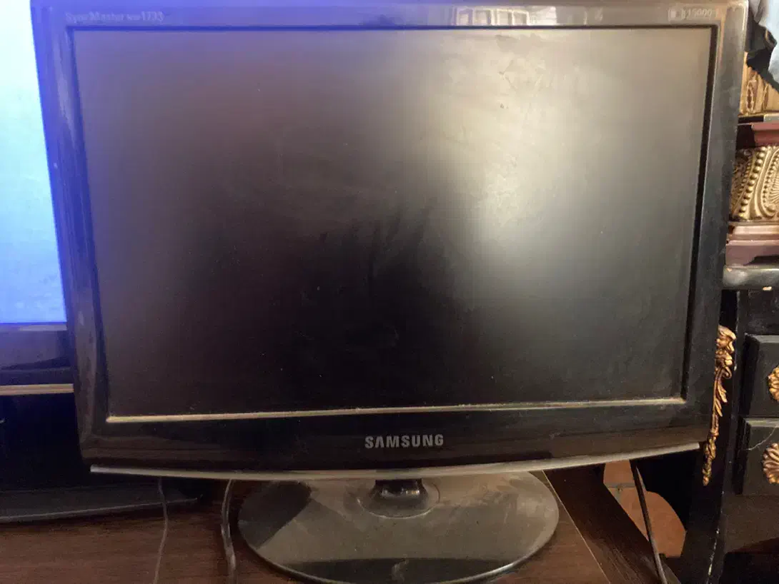 LCD مانیتور۱۷ اینچ سامسونگ|رایانه رومیزی|قدس, شهرقدس|دیوار