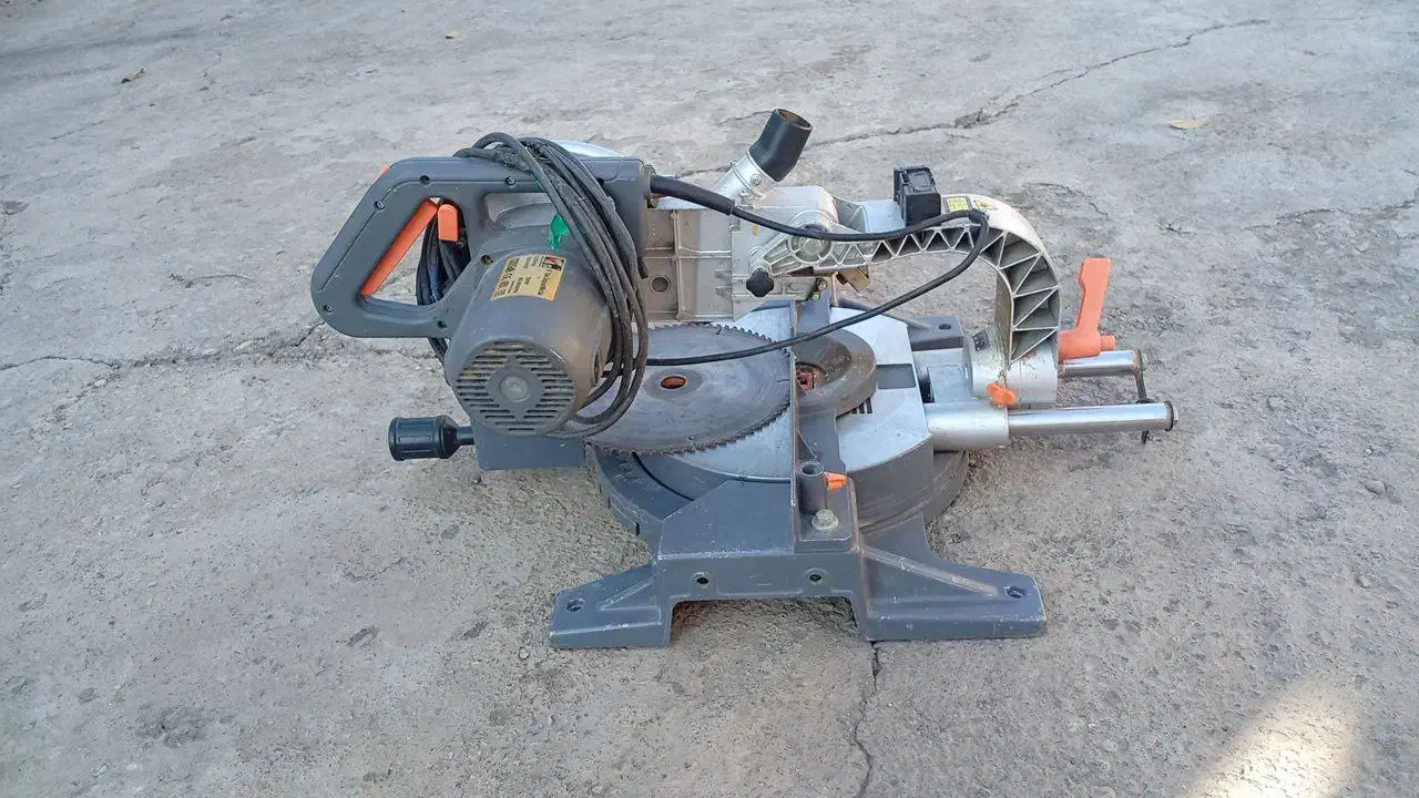 فارسی بر|ابزارآلات|خوی, |دیوار