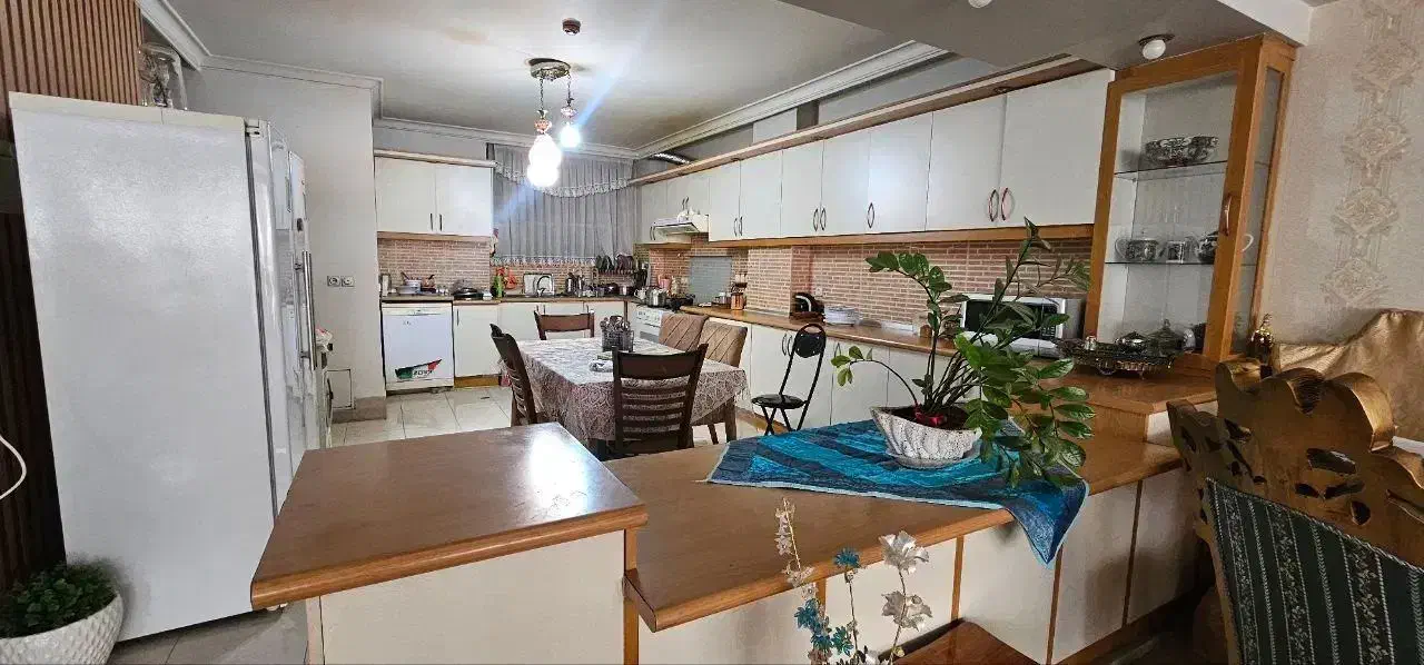 ۲۰۵متر آپارتمان با ۲۵۰مترحیاط اختصاصی برآپادانادوم|فروش آپارتمان|اصفهان, آبشار|دیوار