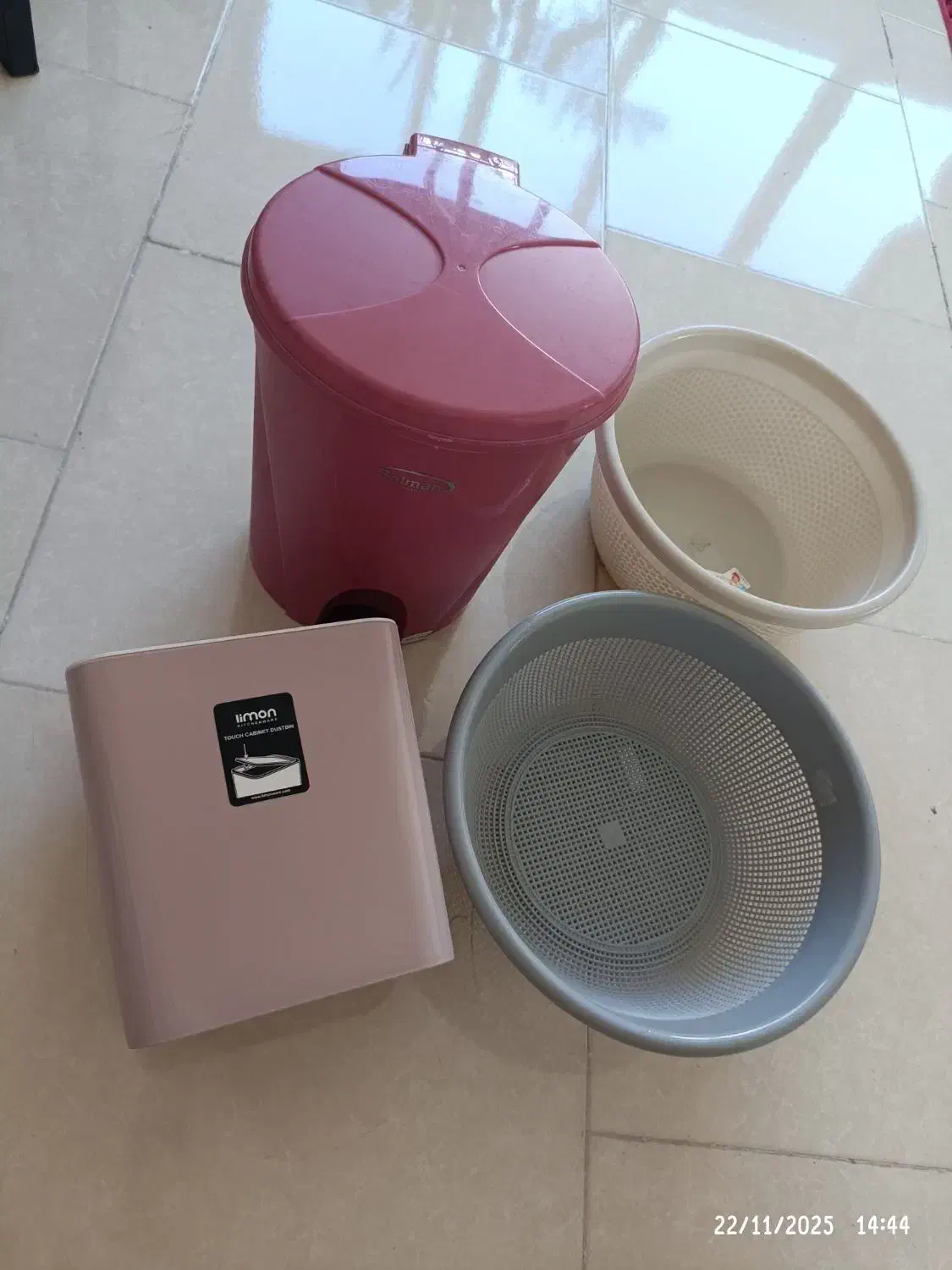 سطل زباله پدالی ، آبکش ، لگن ، ظروف آشپزخانه|لوازم نظافت|رشت, کوی مهر|دیوار