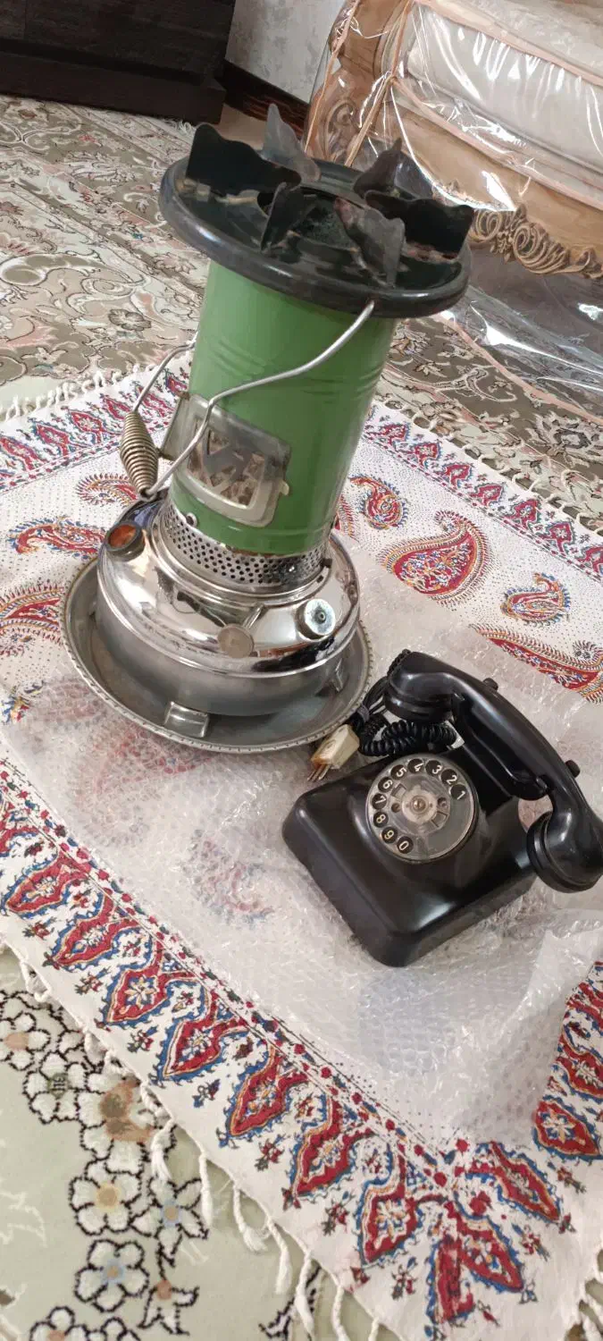 چراغ نفتی قدیمی|کلکسیون اشیاء عتیقه|برخوار, |دیوار