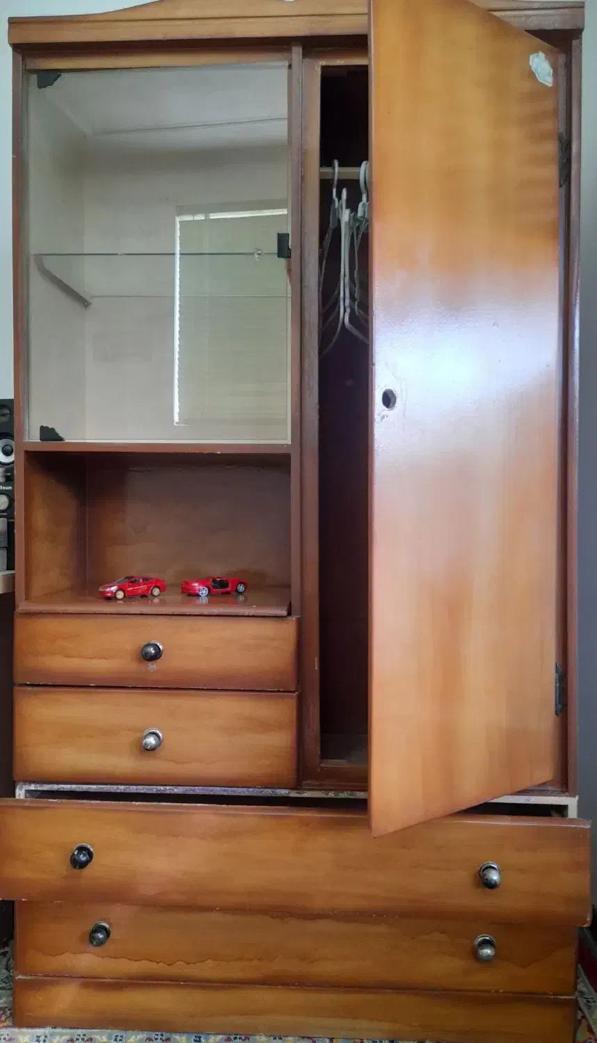 کمد کشودار و میز تحریر بچگانه|تخت و صندلی بچه|یزد, |دیوار