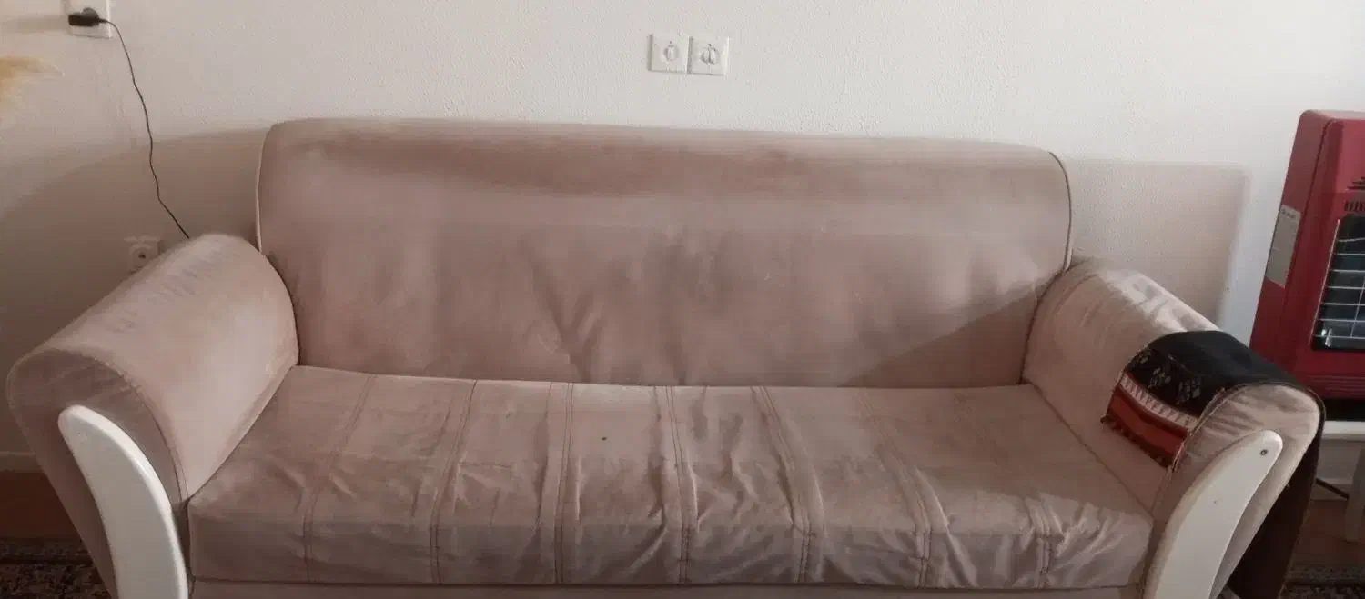 مبل ۷نفره پارچه و چوب سالم دسته هاش  ابرش رفته|مبلمان خانگی و میز عسلی|شاهین‌شهر, فردوسی|دیوار