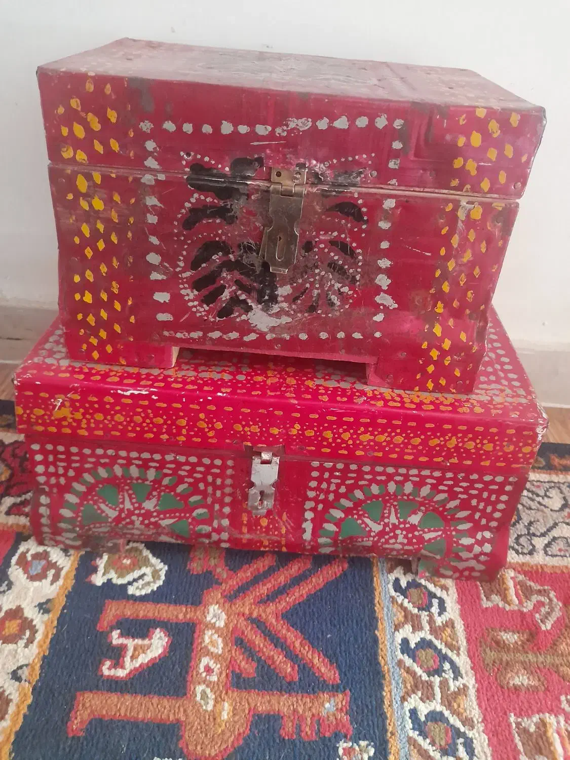 صندوقچه قدیمی زیبا|کلکسیون اشیاء عتیقه|رشت, تازه آباد|دیوار