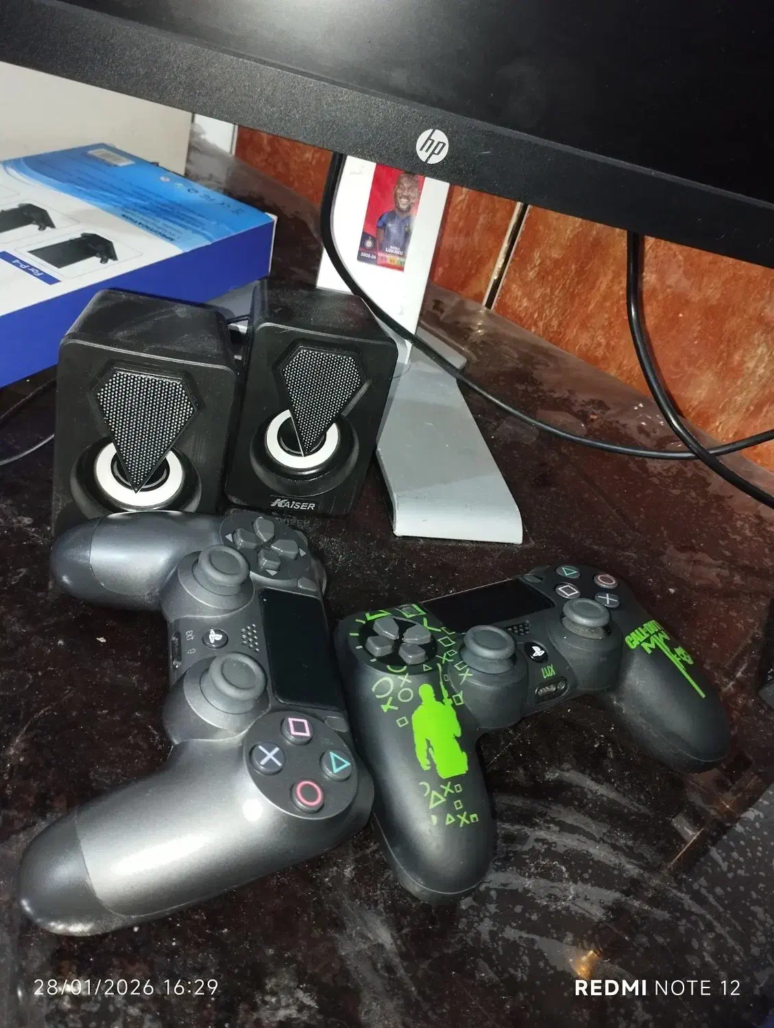 پی اس فور|کنسول، بازی ویدئویی و آنلاین|فسا, |دیوار