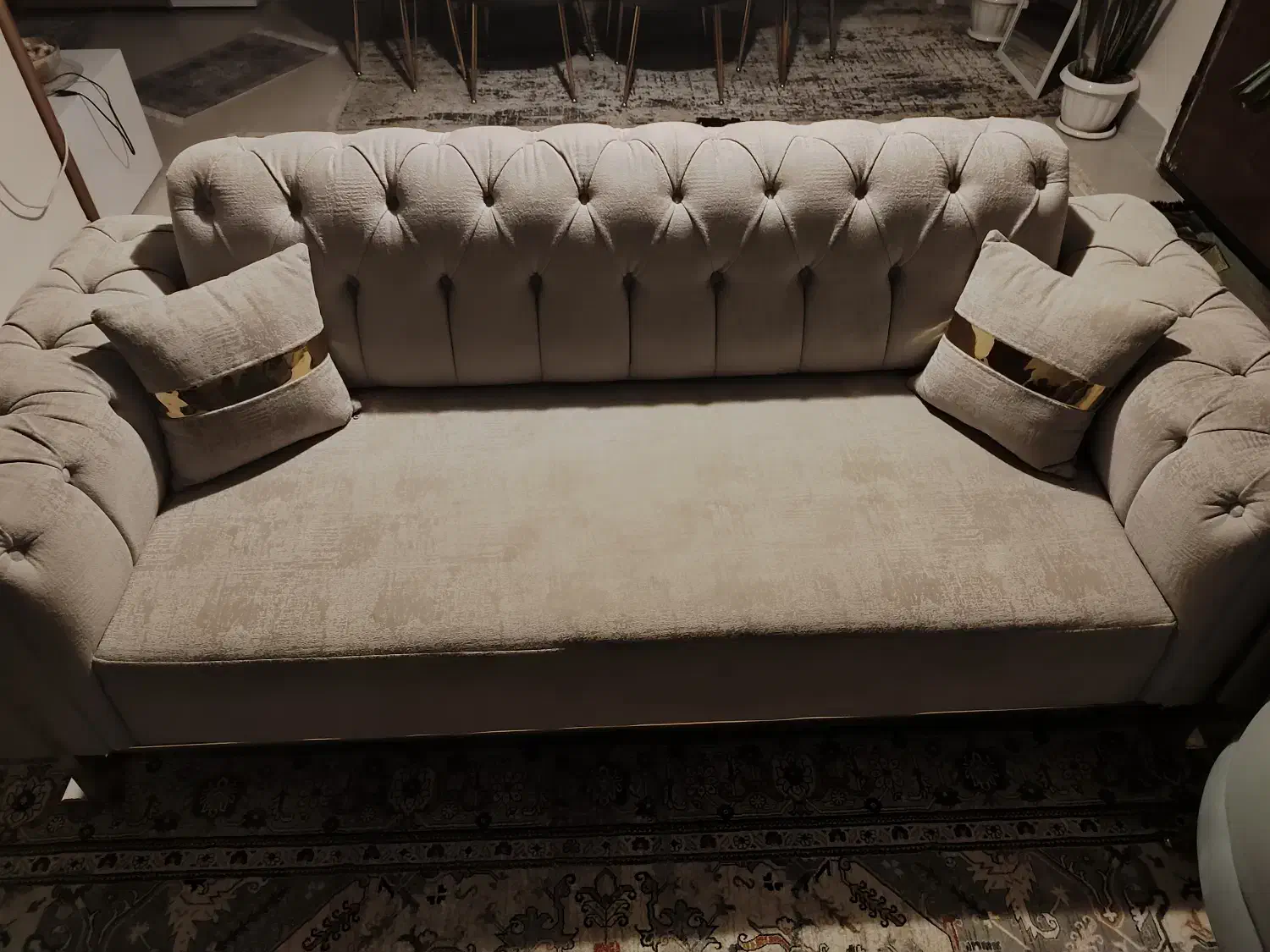 مبل هشت نفره جنس ترک و تختخواب شو اعلا و نو|مبلمان خانگی و میز عسلی|کاخک, |دیوار