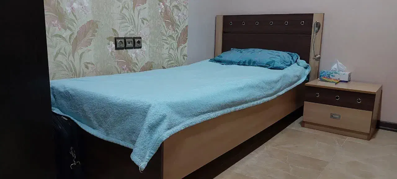 تخت و دراور نوجوان|تخت و سرویس خواب|تربت‌حیدریه, شهرک ولیعصر|دیوار