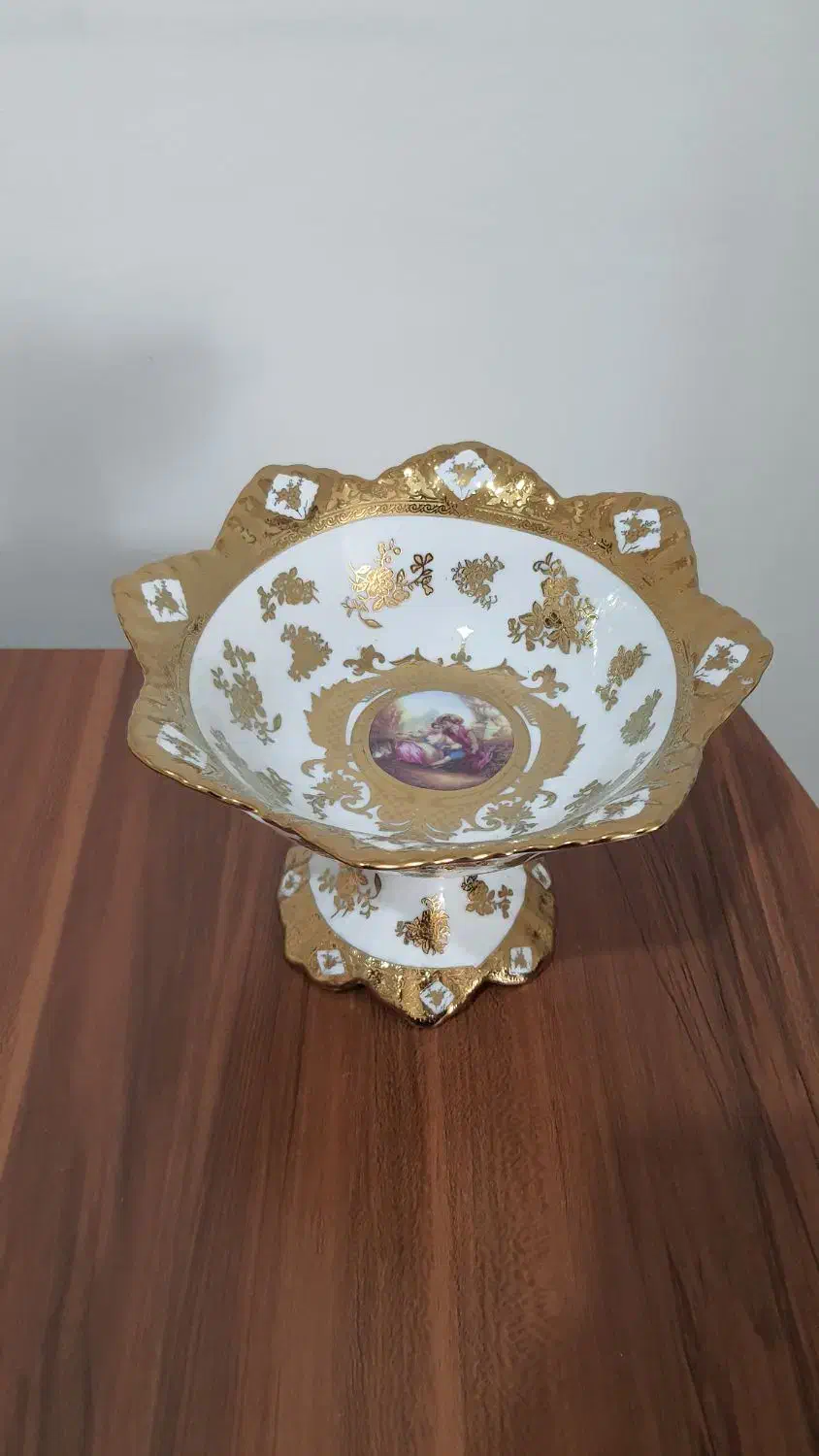 چینی گل برجسته آنتیک خاص کمیاب دکوری بوفه جهیزیه|کلکسیون اشیاء عتیقه|شیراز, سینما سعدی|دیوار