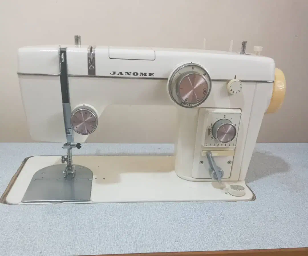 فروش چرخ ژانامه ۸۰۲|چرخ خیاطی و ریسندگی|قشم, |دیوار