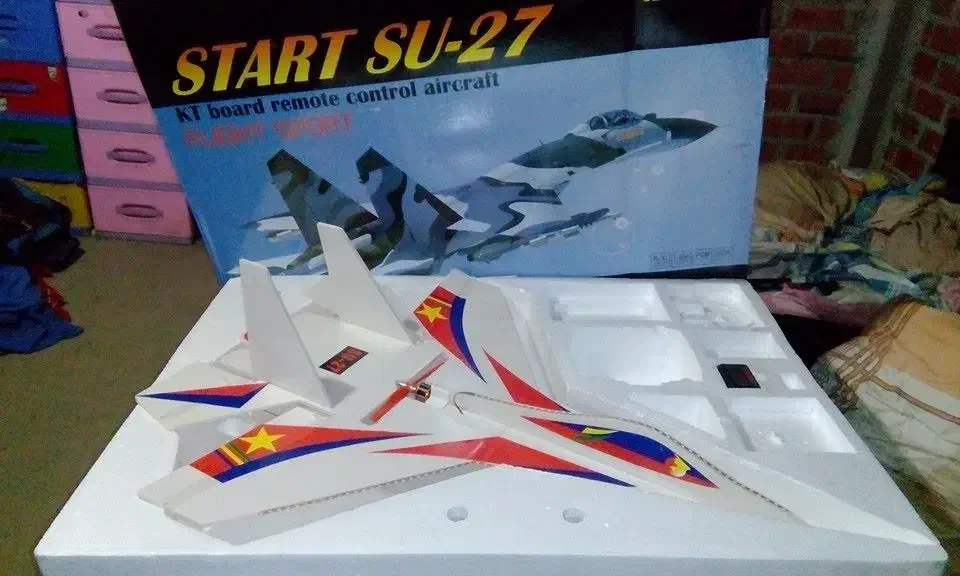 هواپیما کنترلی حرفه ای ۶ کانال آکبند|اسباببازی|تهران, پونک|دیوار