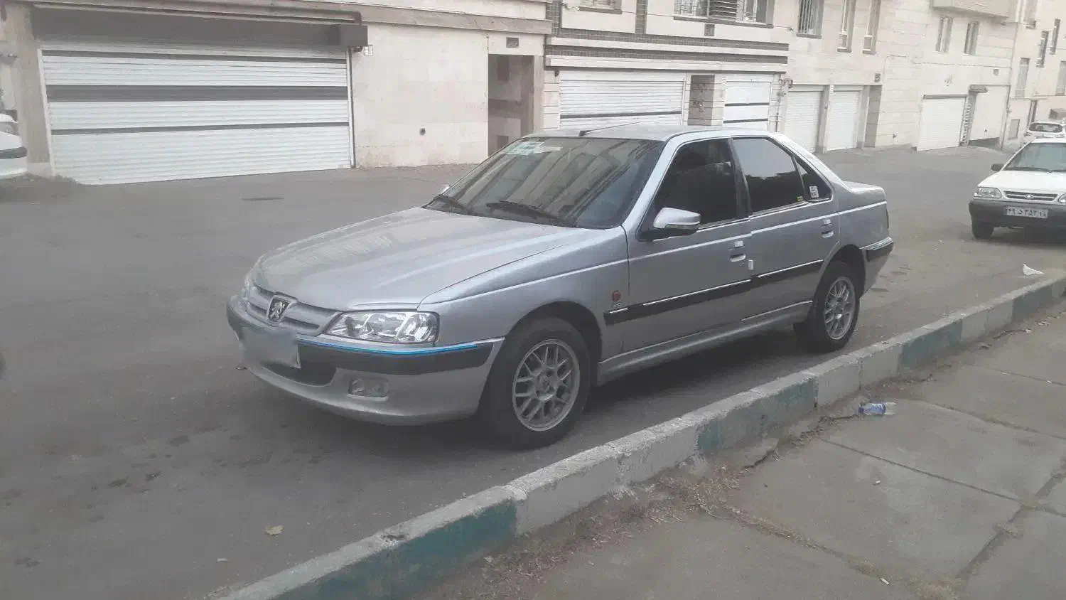 پرشیا ۸۴ دوررنگ|خودرو سواری و وانت|همدان, |دیوار