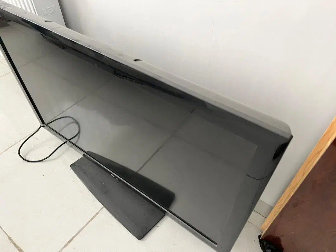 تلویزیون ۴۲ اینچ LG (LCD)|تلویزیون و پروژکتور|ایلام, |دیوار