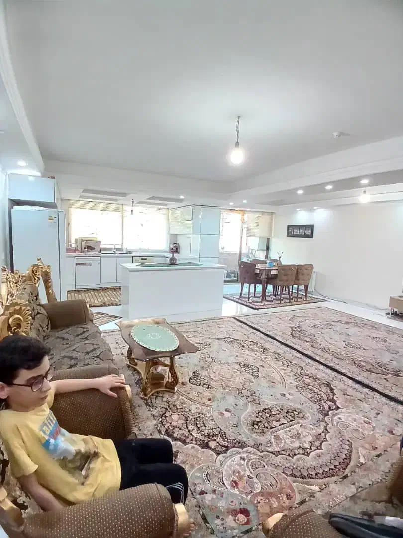 ۱۲۵ متر دو خوابه فول امکانات  خ نجات الهی