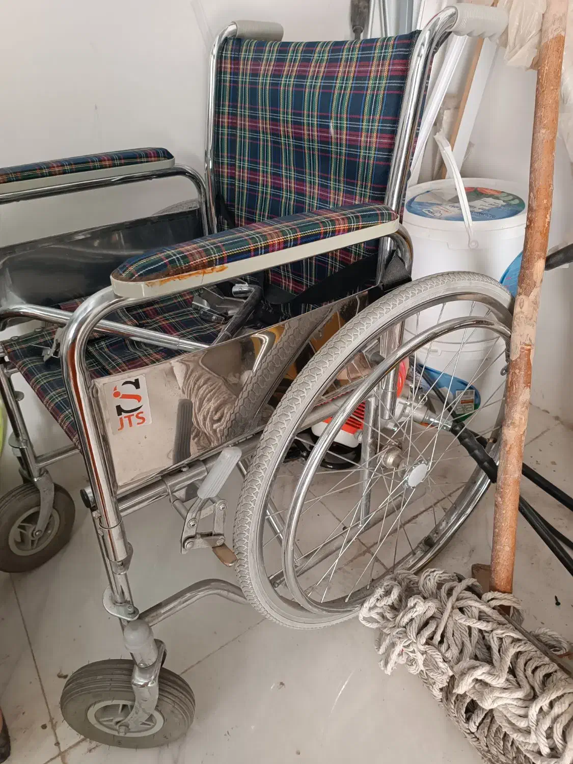 فروش ویلچر دوچرخه قدیمی|دوچرخه، اسکیت، اسکوتر|تیران, |دیوار