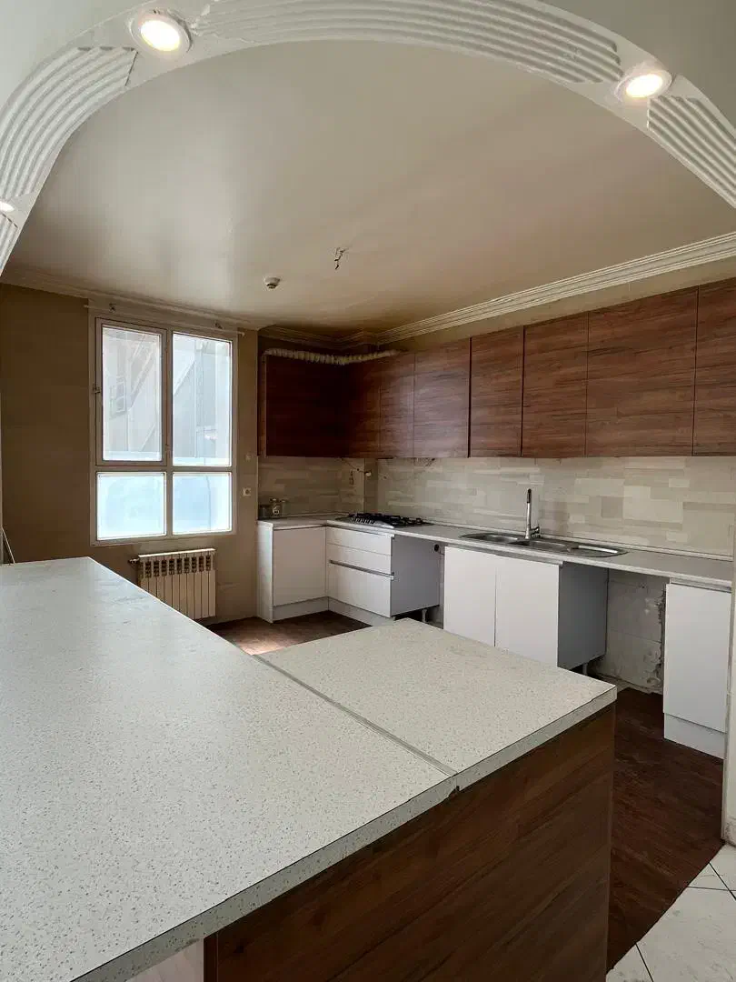 ۱۵۳ متر ۳ خوابه بالای کاج ط ۶ ویو ابدی قابل تبدیل