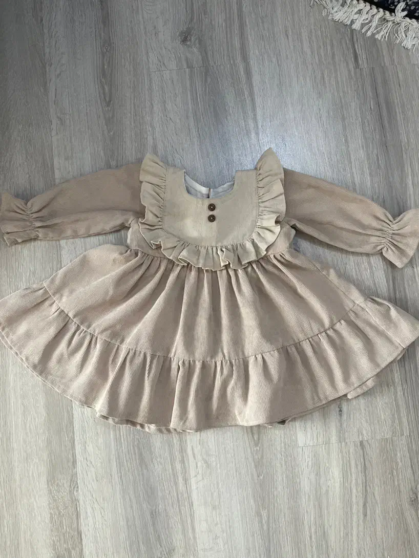 پیراهن دخترانه اندازه یک سال|کفش و لباس بچه|زنجان, |دیوار