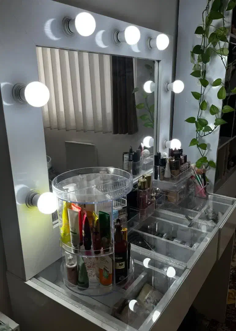 میز ارایش وگریم|جاکفشی، کمد، دراور|یزد, |دیوار