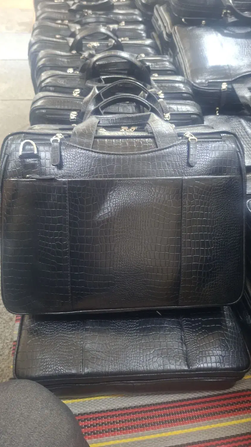 کیف اداری تمام چرمه  طبیعی|کیف، کفش، کمربند|ری, شهادت|دیوار