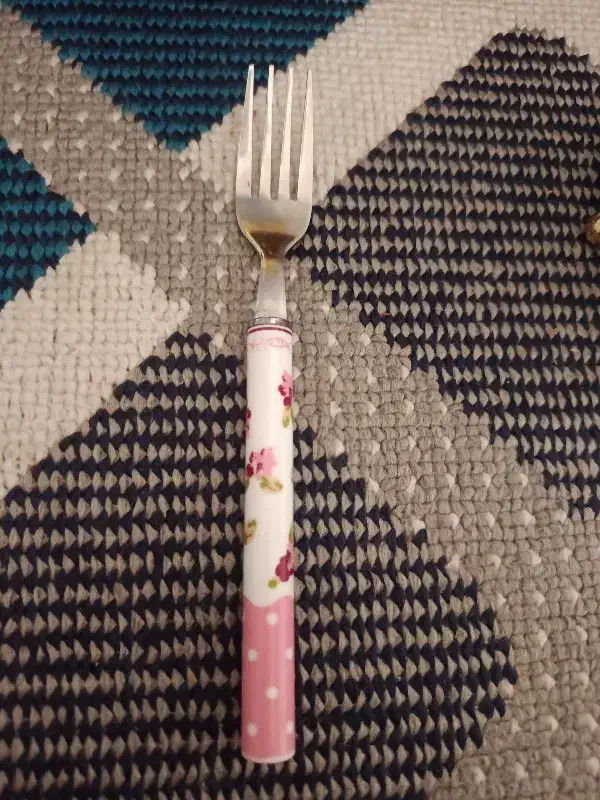 چنگال سرامیکی|ظروف سرو و پذیرایی|قم, قلعه کامکار|دیوار