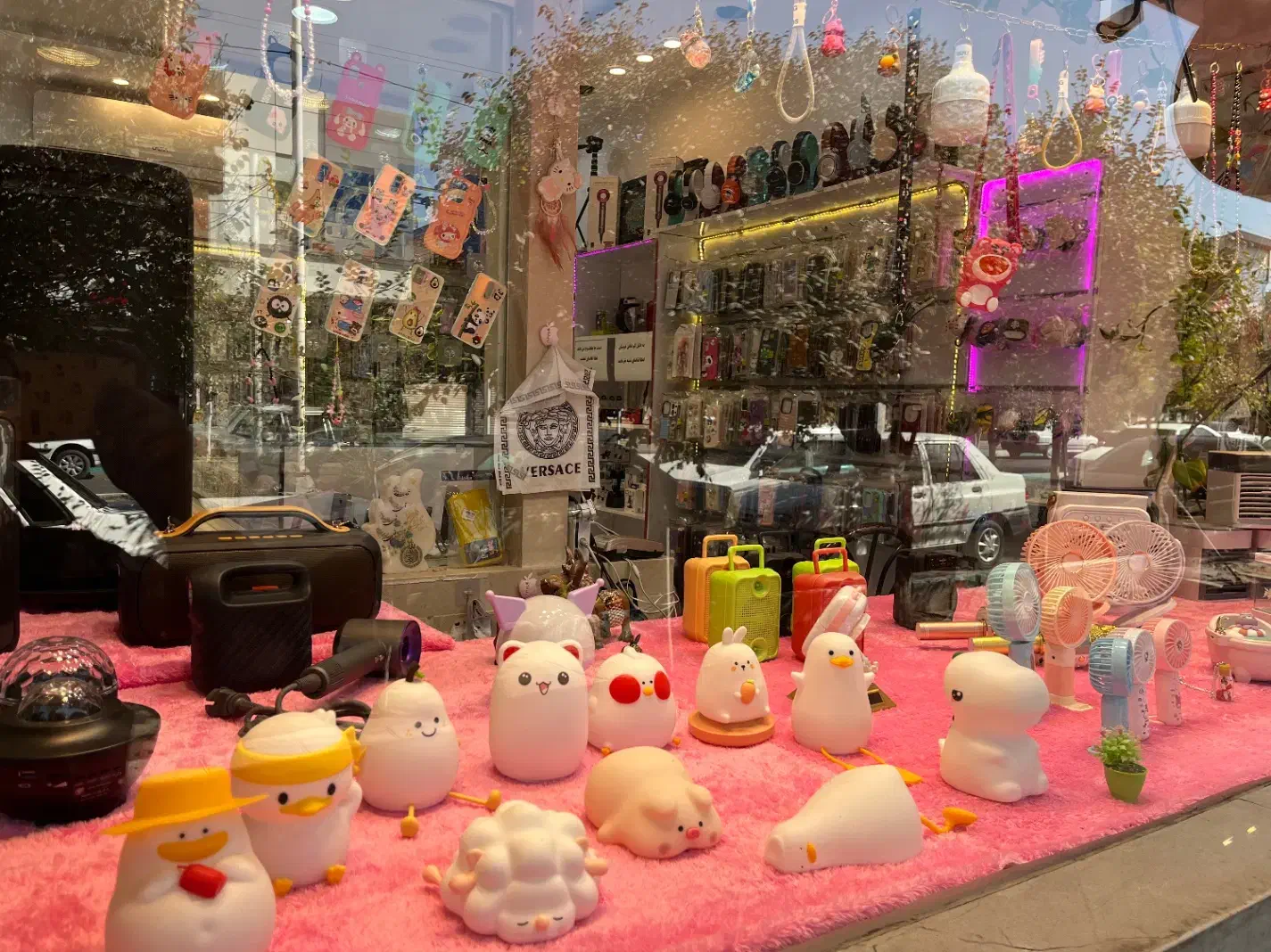 واگذاری مغازه لوازم جانبی موبایل|فروشگاه و مغازه|یزد, |دیوار