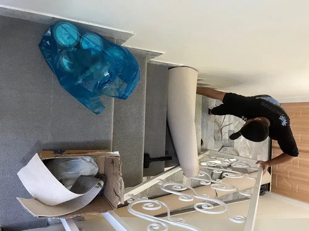 کلیه خدمات موکت و فرش نصب چمن مصنوعی|موکت|همدان, |دیوار