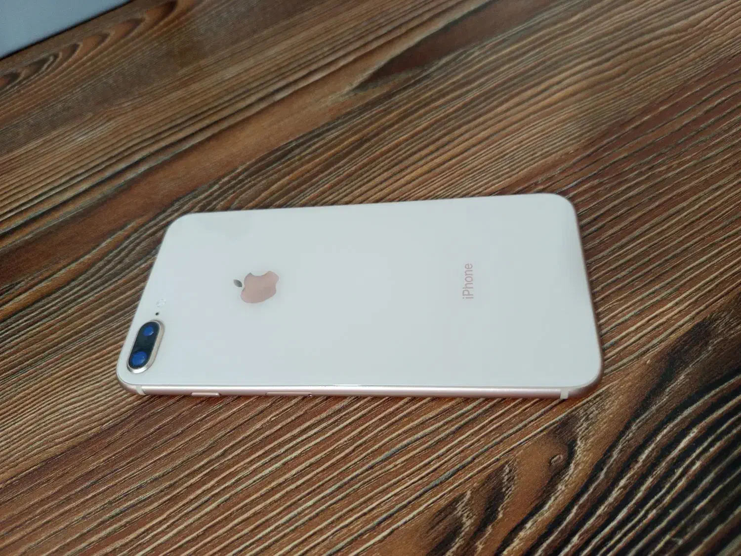 آیفون ۸ پلاس ۶۴ گیگ بدون نقطه وخشی با شارژ۱۰۰ درصد|موبایل|همدان, |دیوار