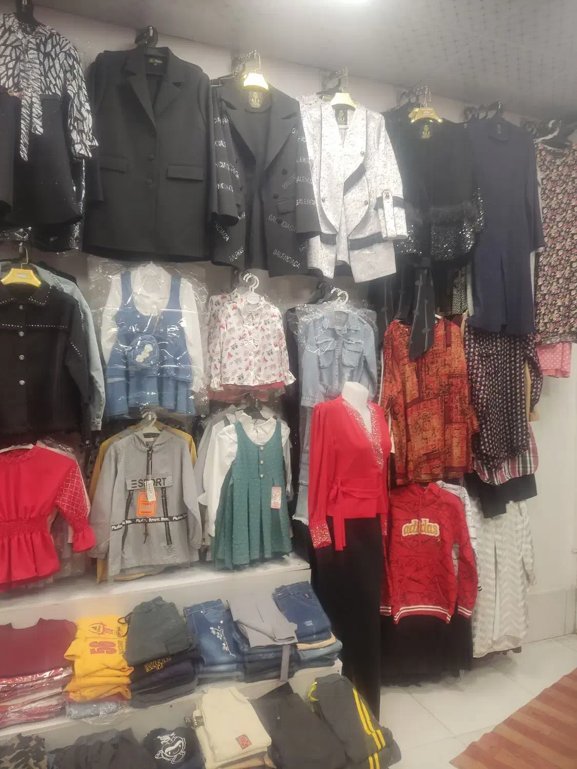 لباس مجلسی زنانه وبچه کانه و مردانه|لباس|اردبیل, |دیوار