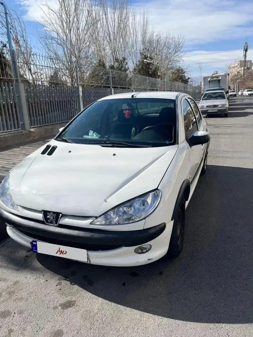 206 آخر سال 88 سفید / اسفند|خودرو سواری و وانت|تهران, علم و صنعت|دیوار