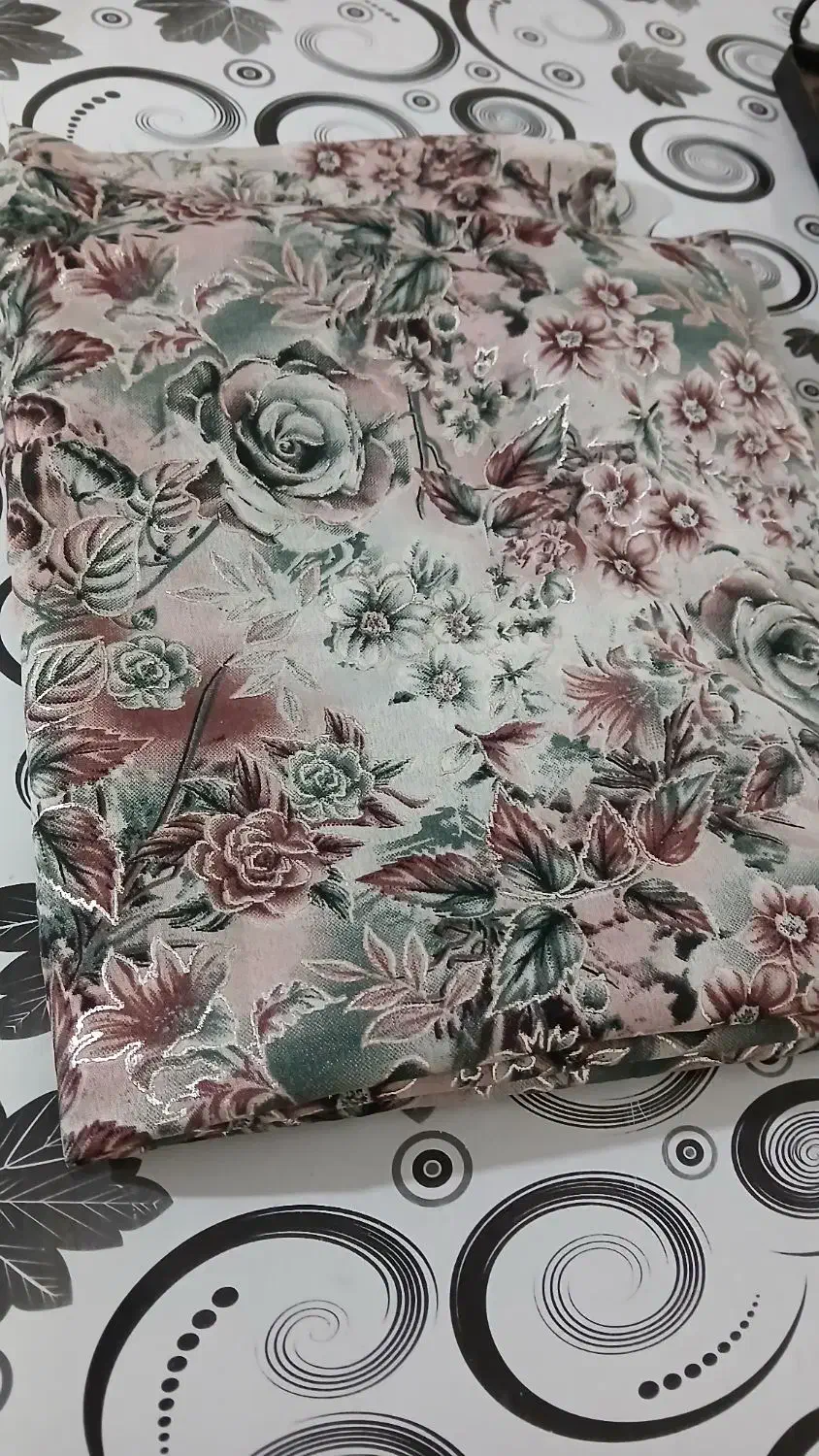 چادر رنگی|لباس|اراک, |دیوار