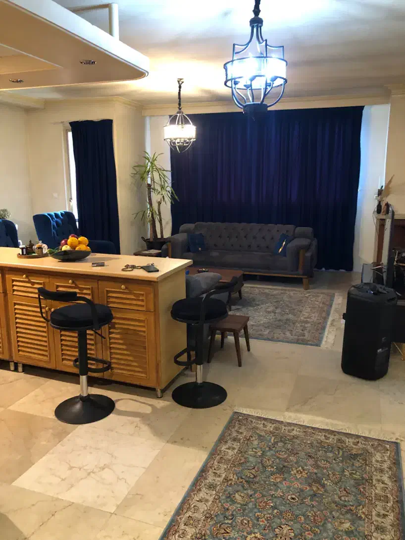 ۸۲متر دو خوابه تکواحدی  فاطمی (شمالی)