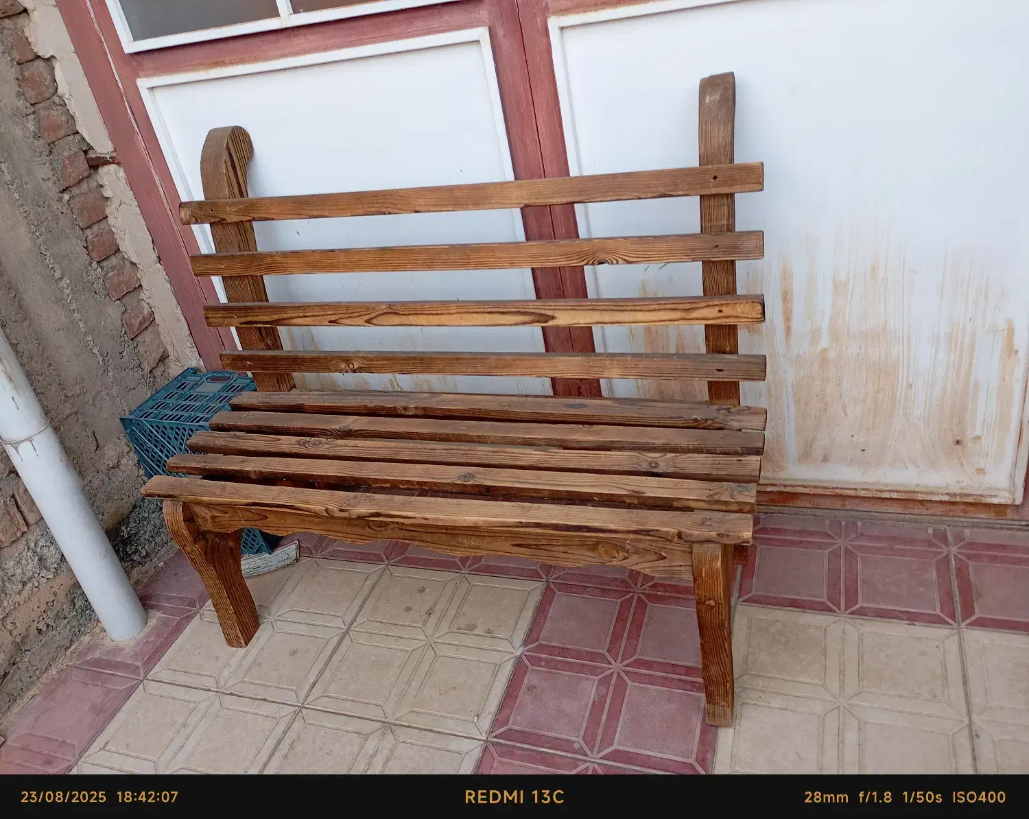 نیمکت چوبی ،چرخ گاری دکوری و بشکه|صندلی و نیمکت|مهاباد (آذربایجان غربی), |دیوار