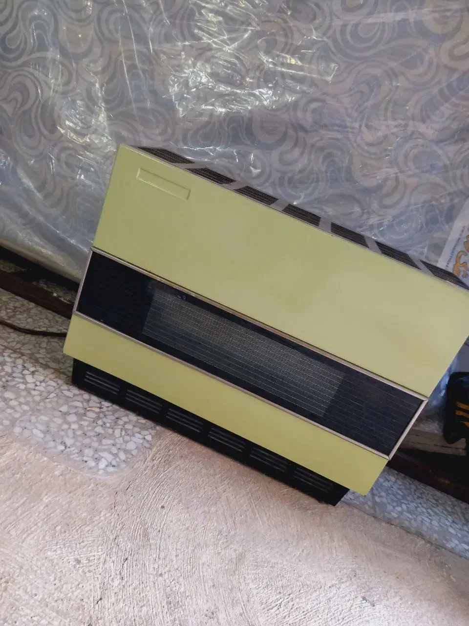 بخاری نیک کالا تمیز و کم کارکرد|بخاری، هیتر، شومینه|زنجان, |دیوار