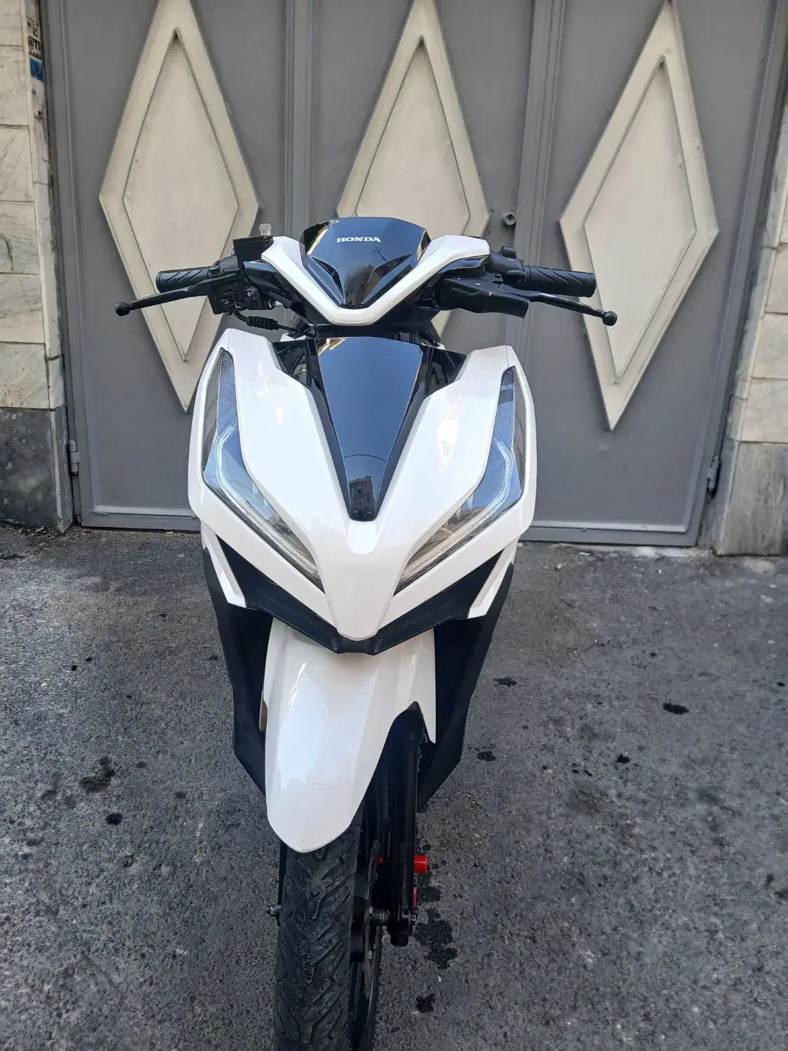 کیلیک ۱۵۰|موتورسیکلت|ری, شهادت|دیوار