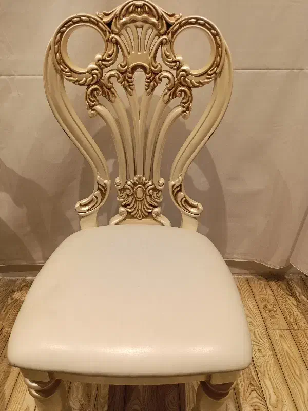 صندلی پلیمری|صندلی و نیمکت|قم, قلعه کامکار|دیوار