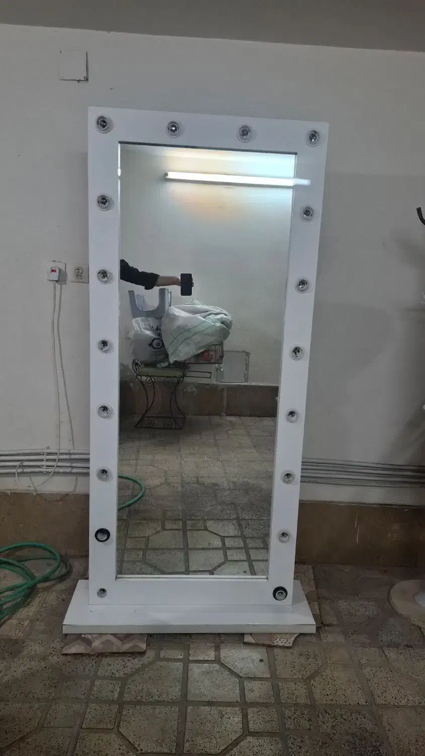 آیینه گریم|آینه|شیراز, فرهنگ شهر|دیوار