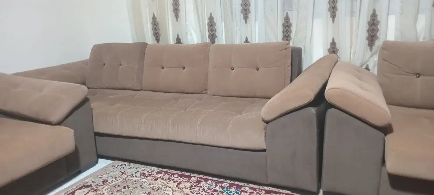 مبل با قیمت تخفیف داده شده زیره قیمت دست دوم|مبلمان خانگی و میز عسلی|قشم, |دیوار