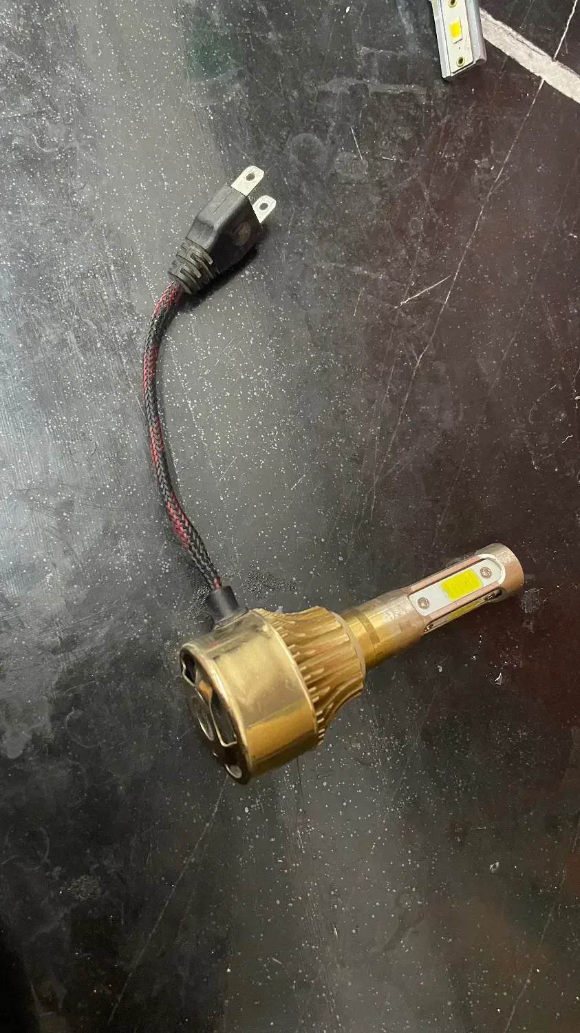 هدلایت|لامپ و چراغ|تهران, گلستان (شهرک راه آهن)|دیوار