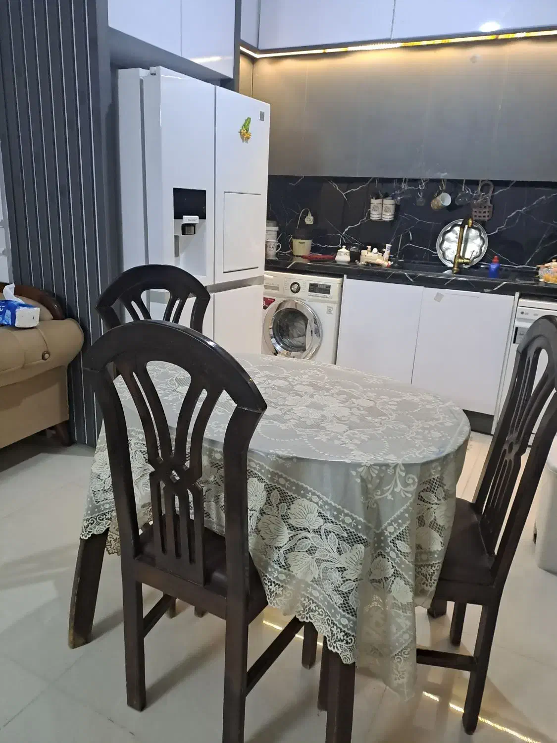 ناهار خوری ۳ نفره چوبی|میز و صندلی غذاخوری|مشهد, زمانه|دیوار