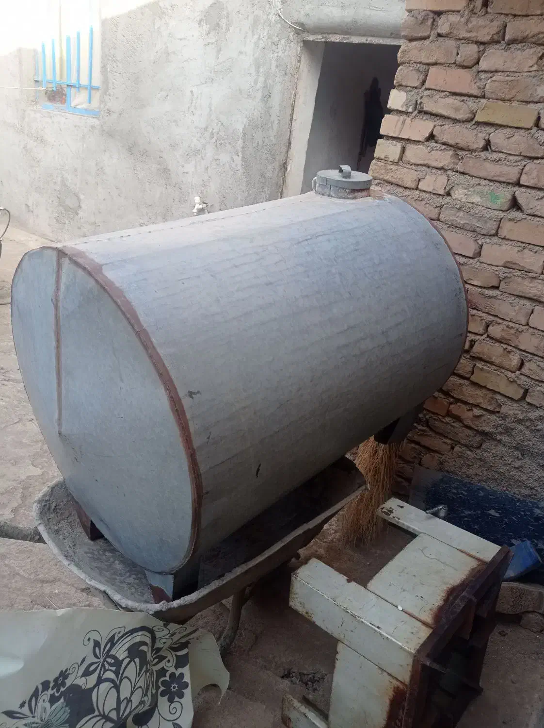 تانکر آب 300لیتری و اجاق گاز|مصالح و تجهیزات ساختمان|نیشابور, دربقاضی|دیوار