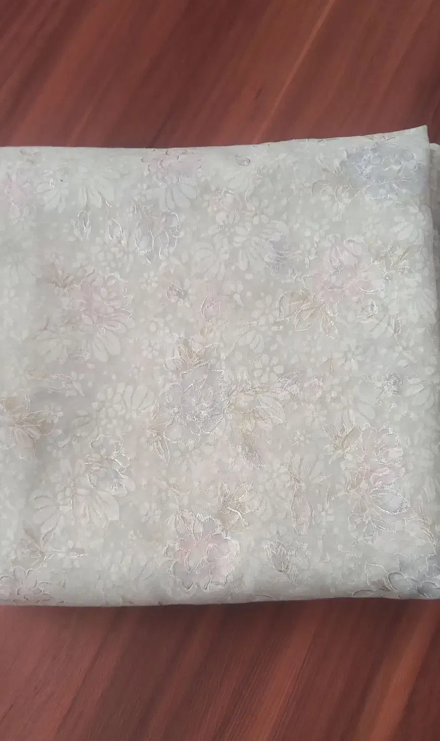 چادر دوخته شده|لباس|اصفهان, خواجه عمید|دیوار