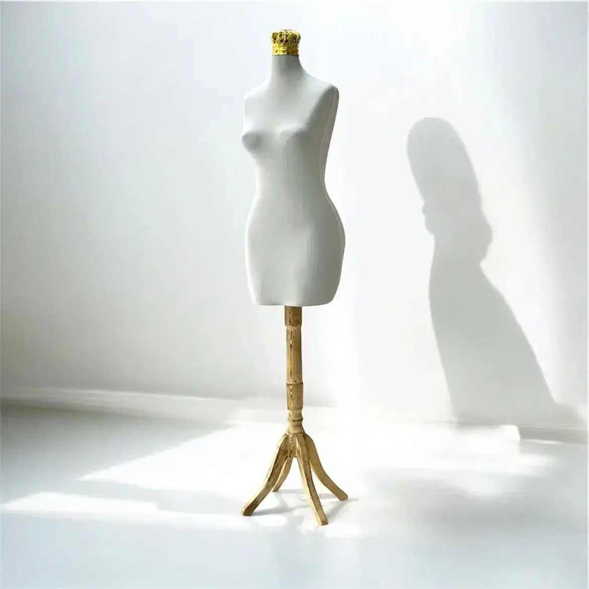 مانکن پایه چوبی|لوازم خیاطی و بافتنی|قوچان, |دیوار