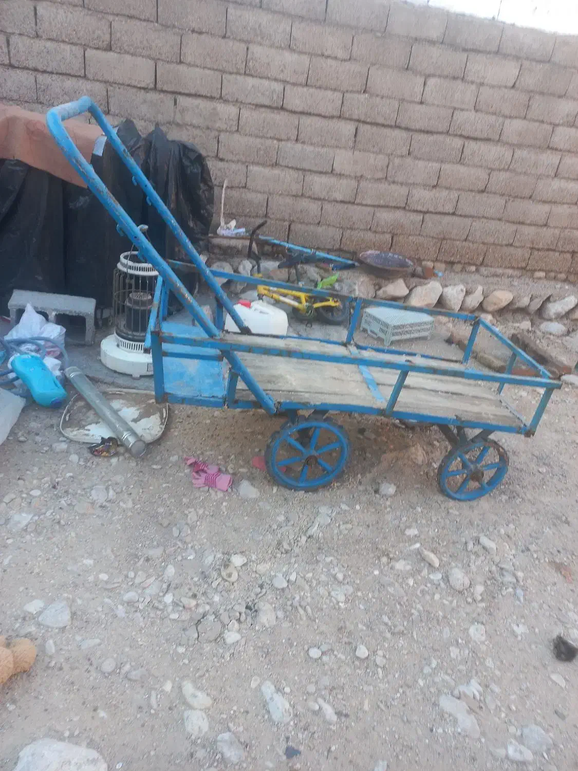 گاری چهار چرخ آبی رنگ|ابزارآلات|دهلران, |دیوار