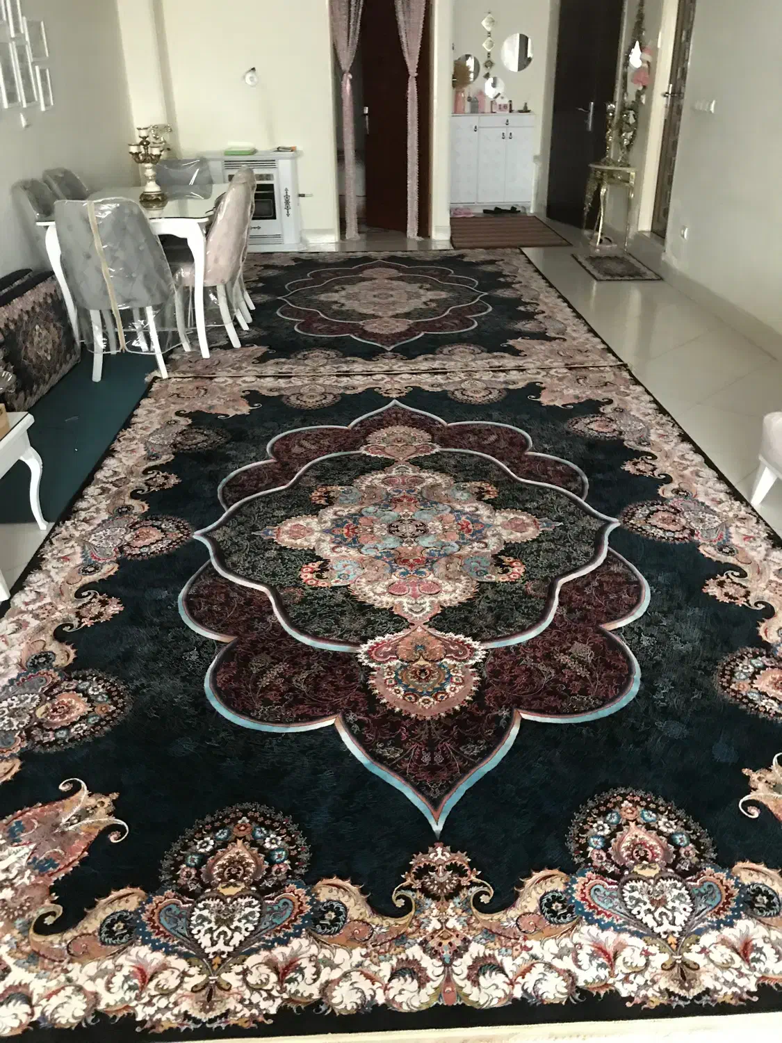 دوتا فرش ۹ متری ۱۲۰۰ شونه و یه فرش ۴ متری درحدنو|فرش|رباطکریم, رباطکریم|دیوار