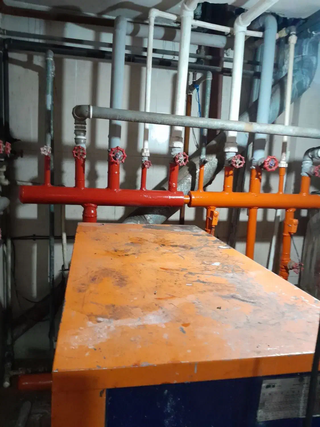 .  تاسیسات   لوله کشی وبرق ساختمانی وصنعتی|خدمات پیشه و مهارت|فردوسیه, |دیوار