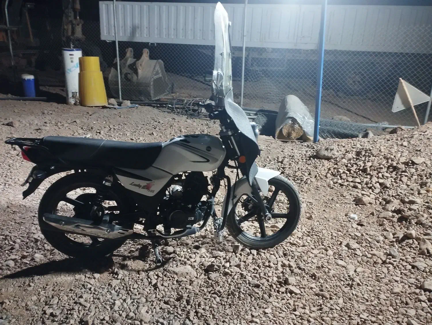 موتورسیکلت SYM 185cc طرح باکسر|موتورسیکلت|نجفآباد, قلعه سفید|دیوار